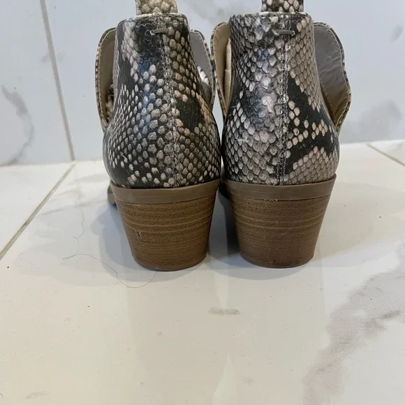 Universal Thread | Neutral Colour Snake Print Booties With Small Wedge Heel - Picture 6 of 16